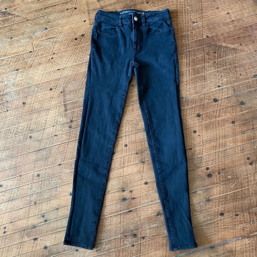American Eagle size 0 black hi-rise normcore skinny jeans